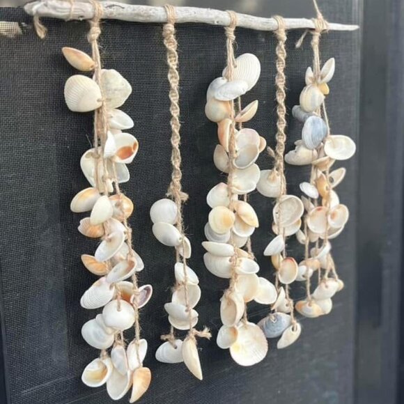 Handmade seashell wall hanging - Picture 1 of 6